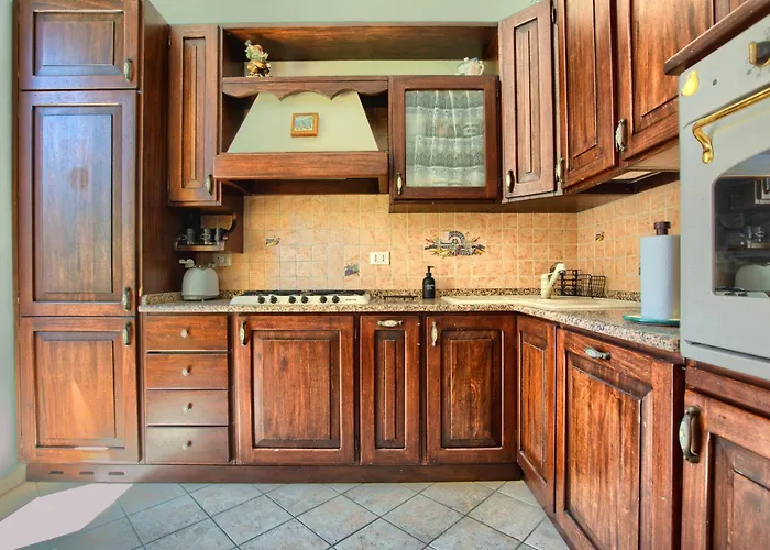 Fronte Ciclabile Con Posto Per Auto E Biciclette Lägenhet Imperia