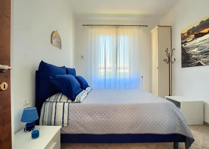 Fronte Ciclabile Con Posto Per Auto E Biciclette شقة