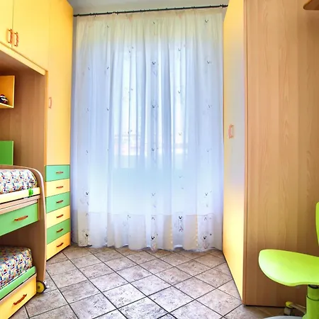 Apartment Fronte Ciclabile Con Posto Per Auto E Biciclette *