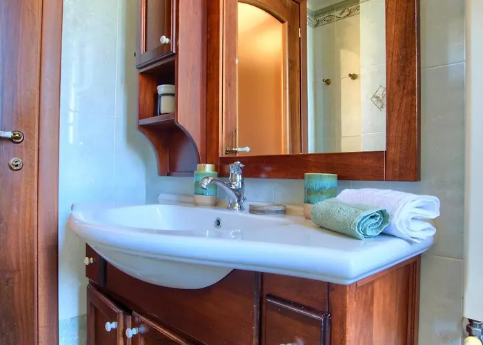 Fronte Ciclabile Con Posto Per Auto E Biciclette * Imperia